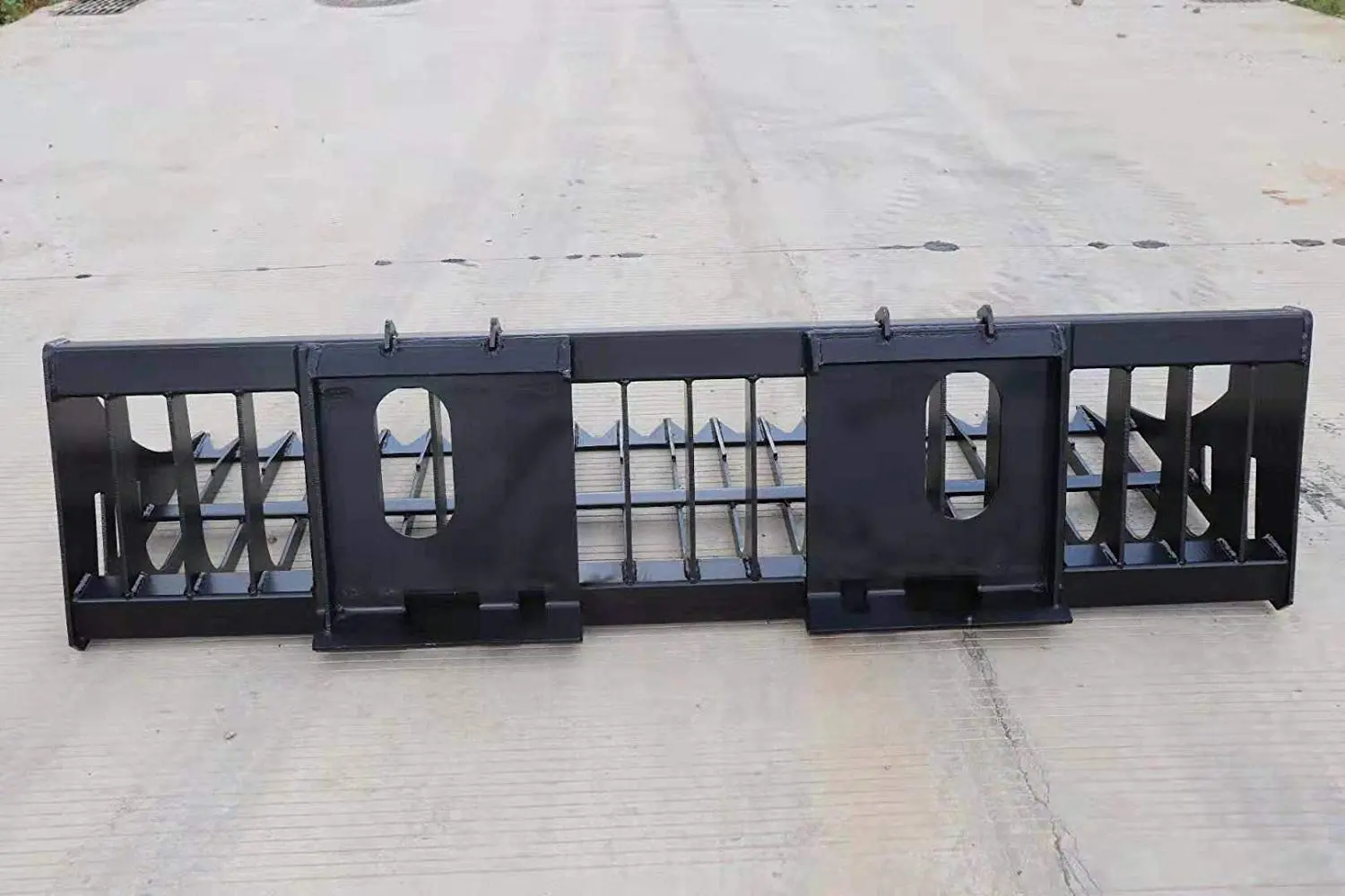 78" Skid Steer Rock Skeleton Bucket Attachment, Solid Steel, Universal Mount, 4" Tine Spacing, 45-70 HP, TMG-SB78 - Image 6