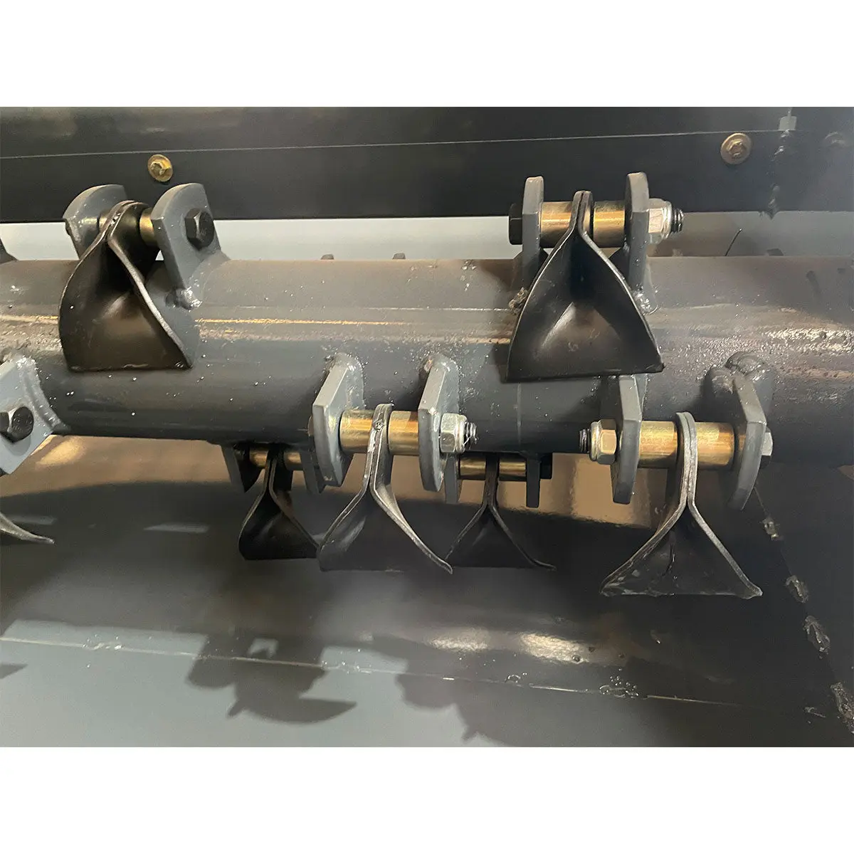 3-in-1 Flail Collector, Cutting, Grass Collection, and Lawn Rolling, 61" Cutting Width, 28-50 HP Tractors, TMG-TFL60 - Image 12