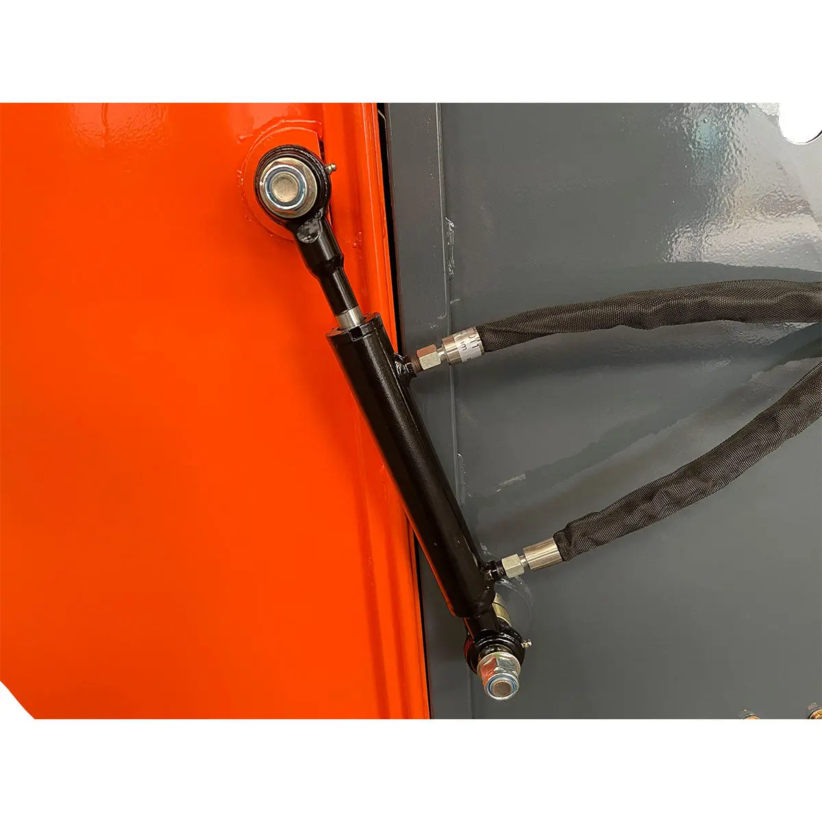 3-in-1 Flail Collector, Cutting, Grass Collection, and Lawn Rolling, 61" Cutting Width, 28-50 HP Tractors, TMG-TFL60 - Image 13