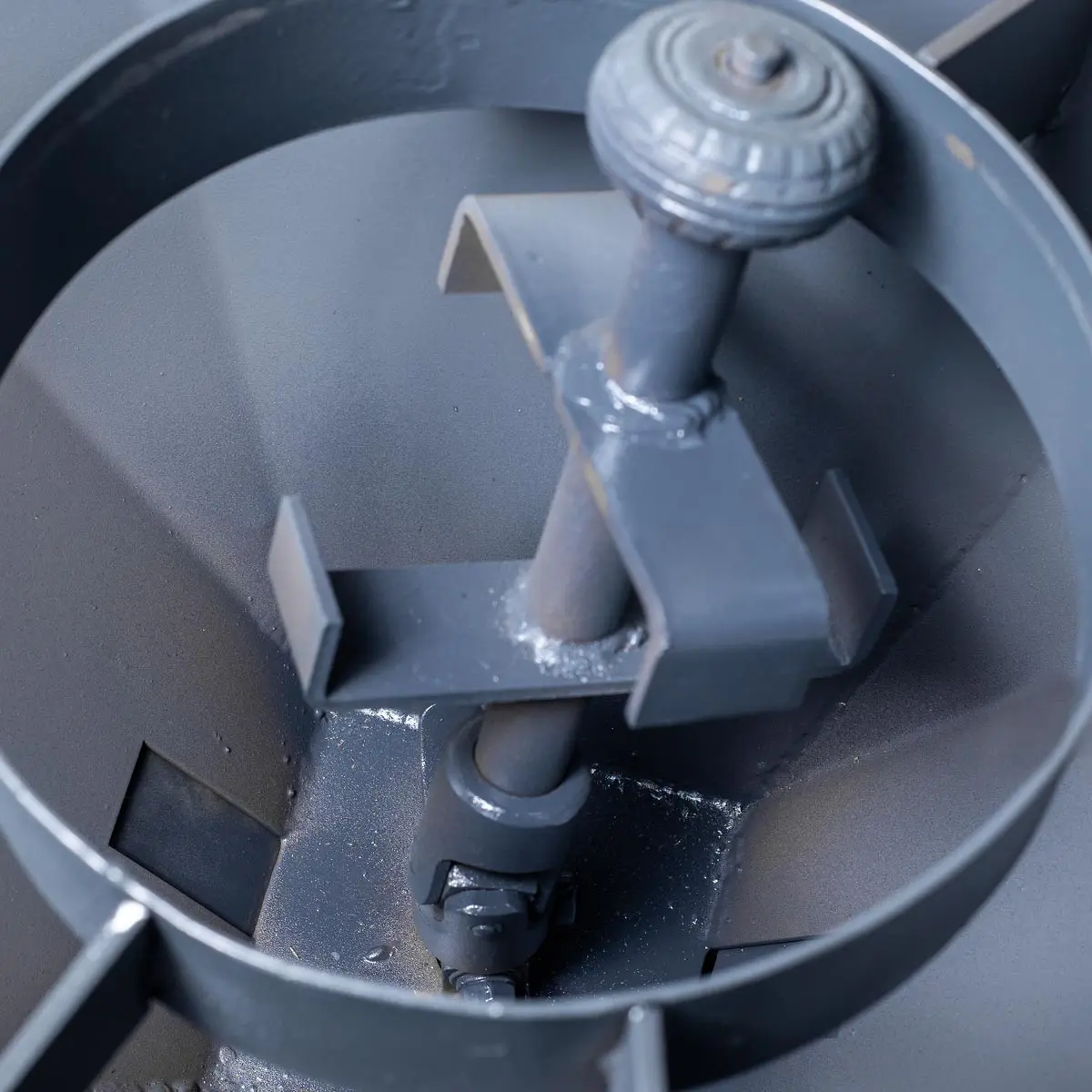 Skid Steer Tilt-N-Scoop Material Spreader, 10 Cu-Ft Capacity, 30' Wide Spread Range, Snow salt spreader,6.5-12 GPM Flow Rate, Sidewalk Skirt, Universal Mount, TMG-MSS10 - Image 11